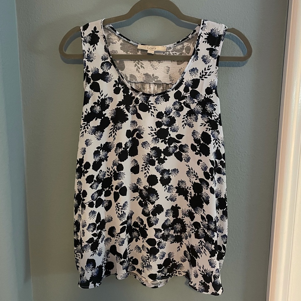 Loft top, patterned print, size medium